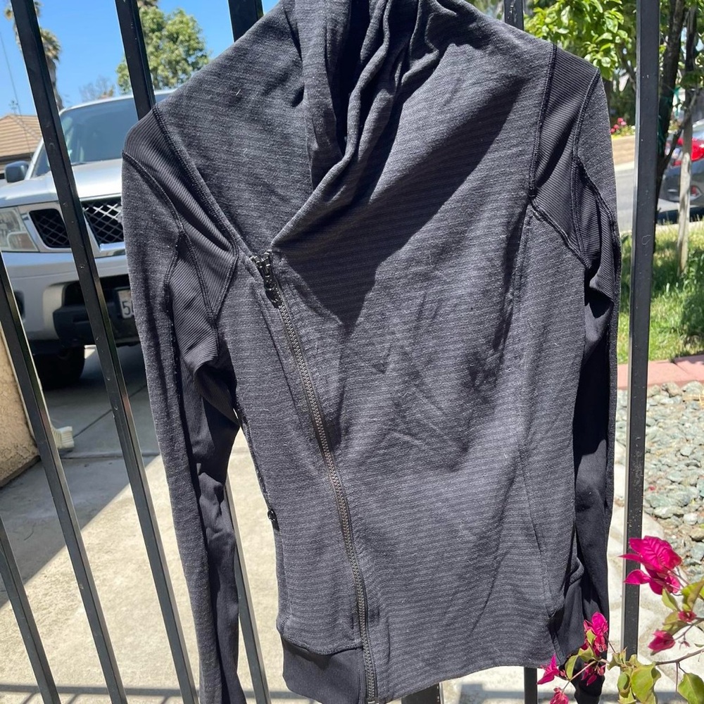 Lululemon Bhakti Fitted Black Sports Jacket